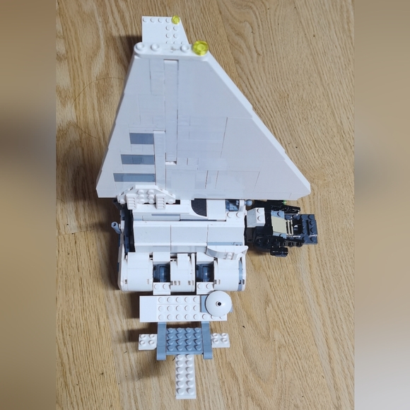 LEGO Star Wars: Imperial Shuttle 75302 Incomplete - Picture 3 of 6